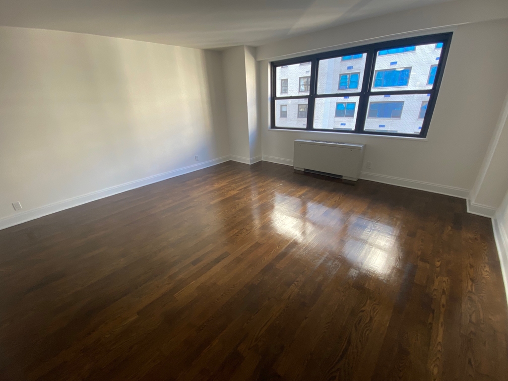 East 89th Street - Photo 2