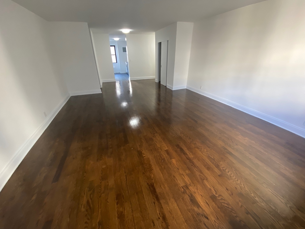 East 89th Street - Photo 3
