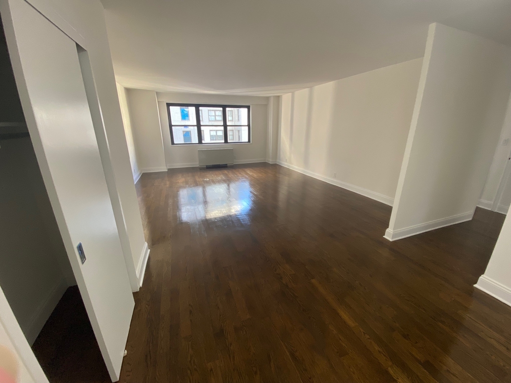 East 89th Street - Photo 0