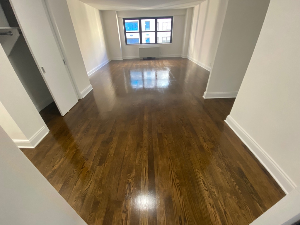 East 89th Street - Photo 8