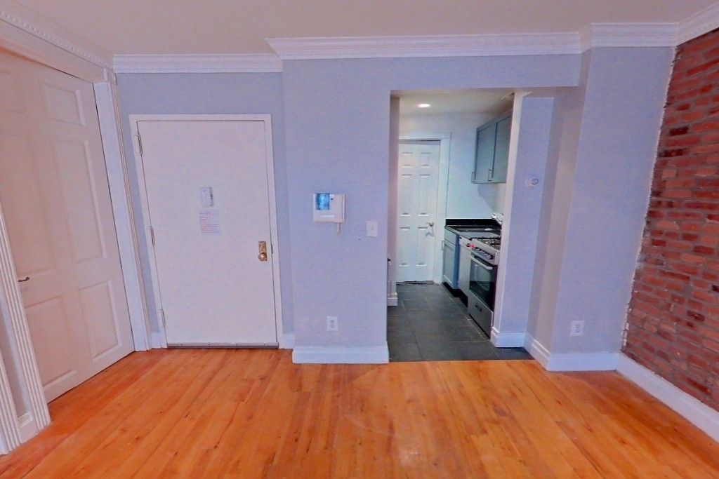 40 Avenue B - Photo 2