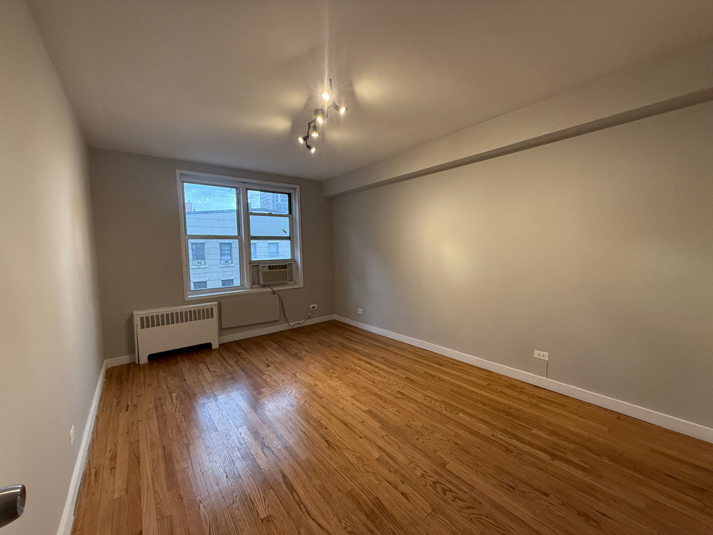 340 East 58th Street - Photo 11
