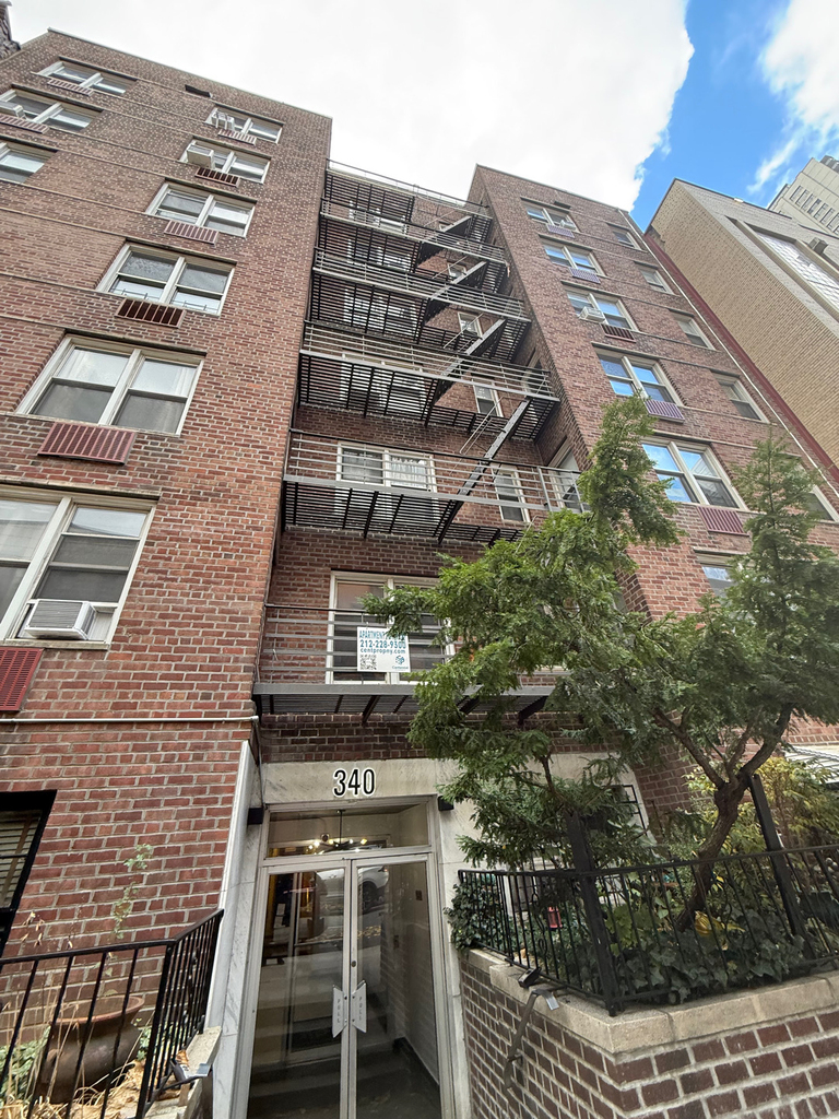 340 East 58th Street - Photo 15