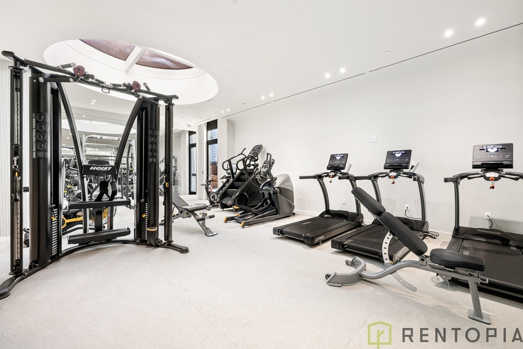 210 Greenpoint Avenue - Photo 13