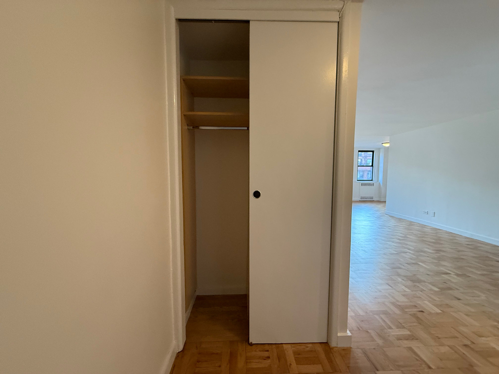 435 East 79th Street - Photo 2