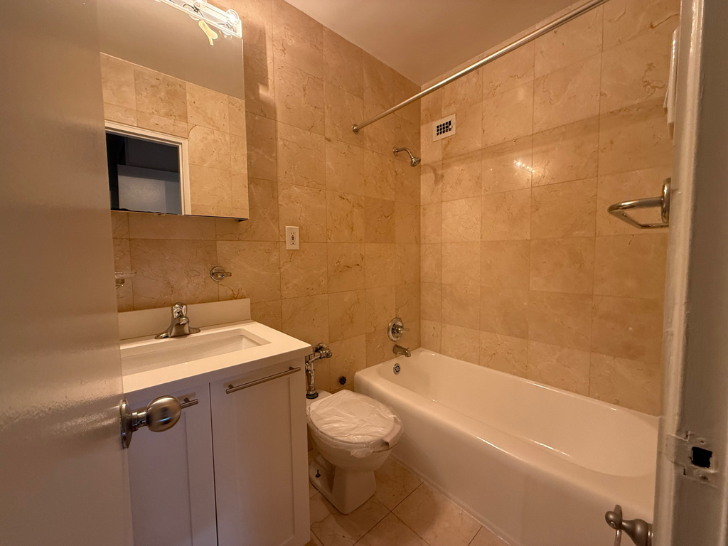 435 East 79th Street - Photo 19