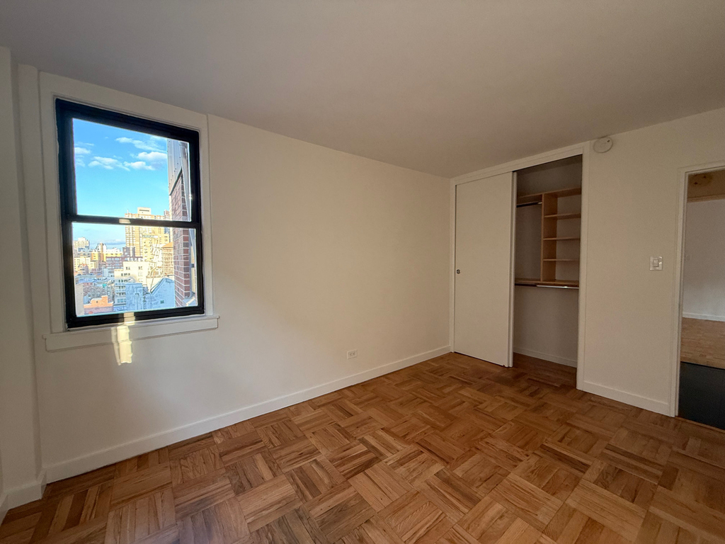 435 East 79th Street - Photo 17