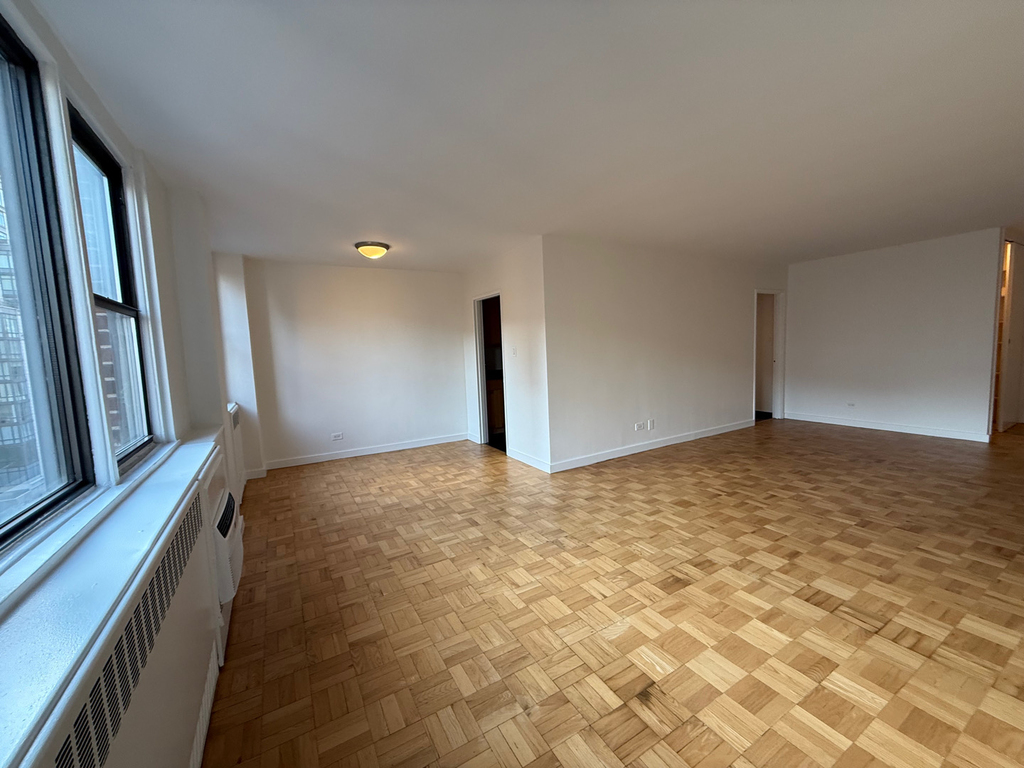 435 East 79th Street - Photo 5