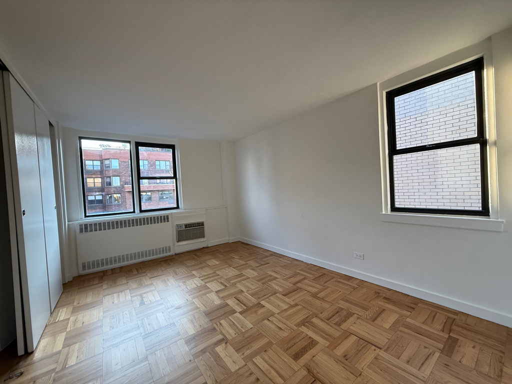 435 East 79th Street - Photo 14