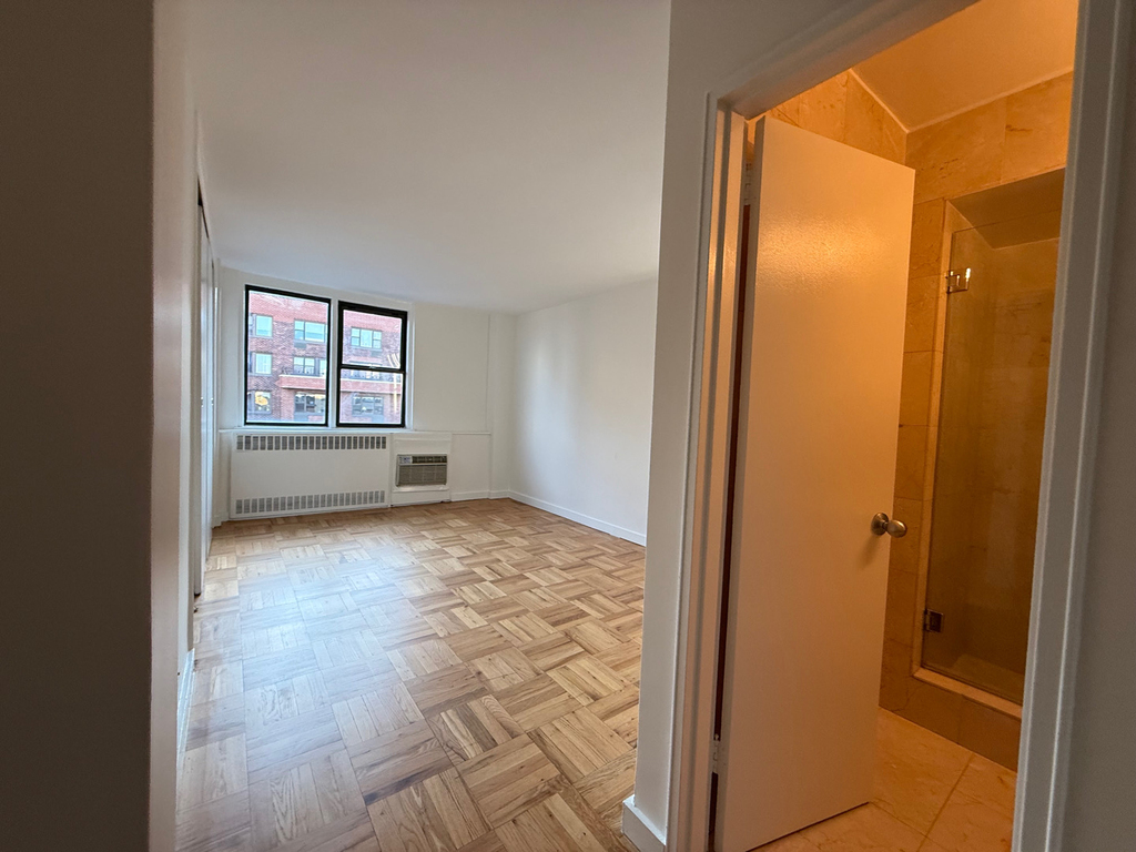 435 East 79th Street - Photo 12