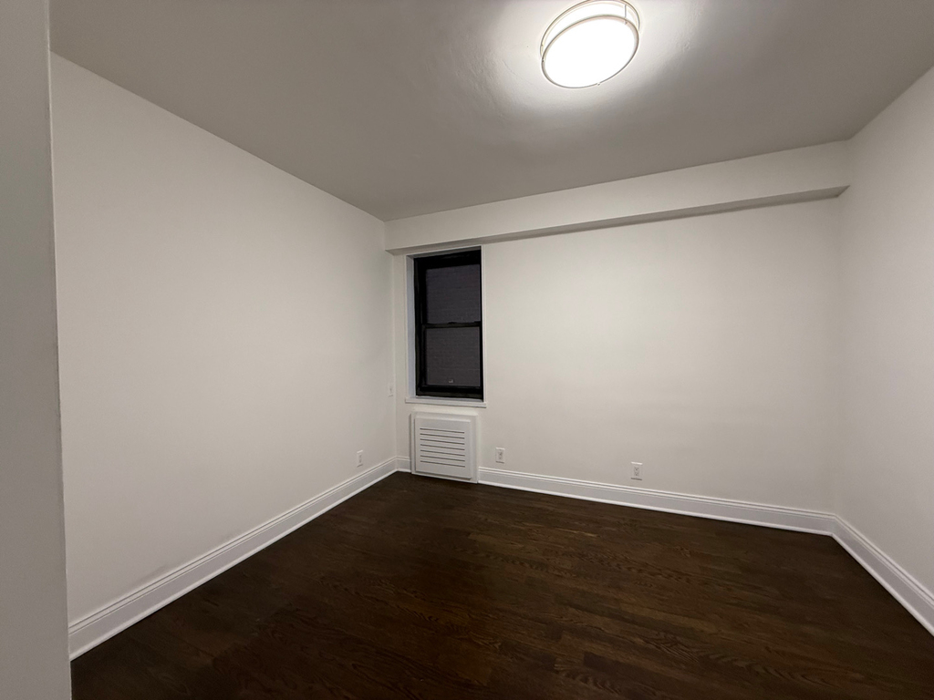 405 East 56th Street - Photo 8