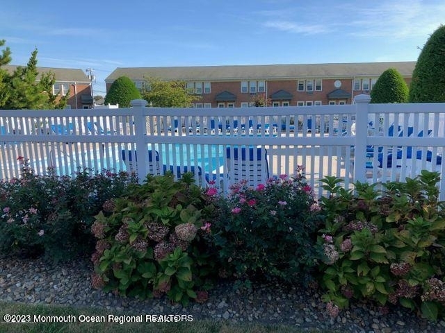 310 Maryland Avenue - Photo 1