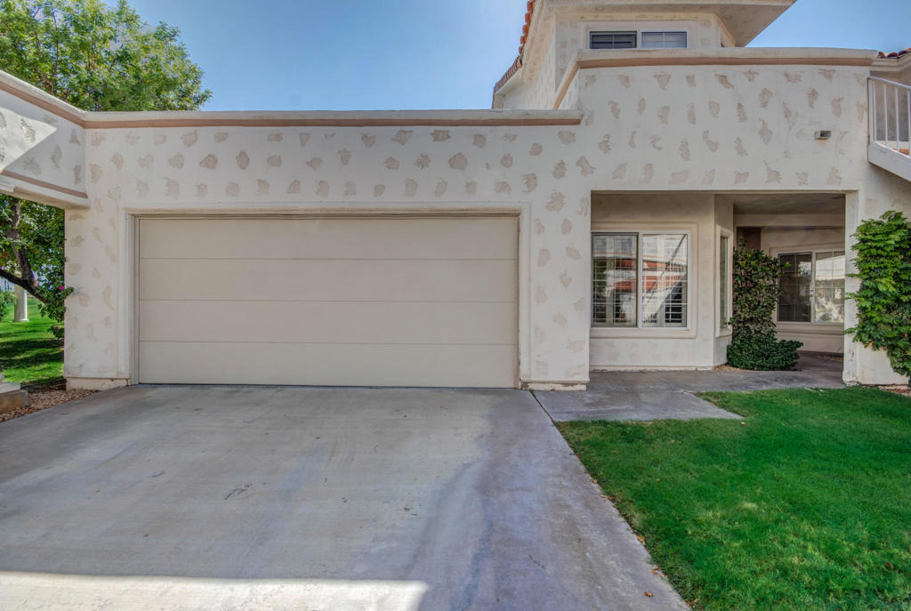 237 Vista Royale Circle W - Photo 2