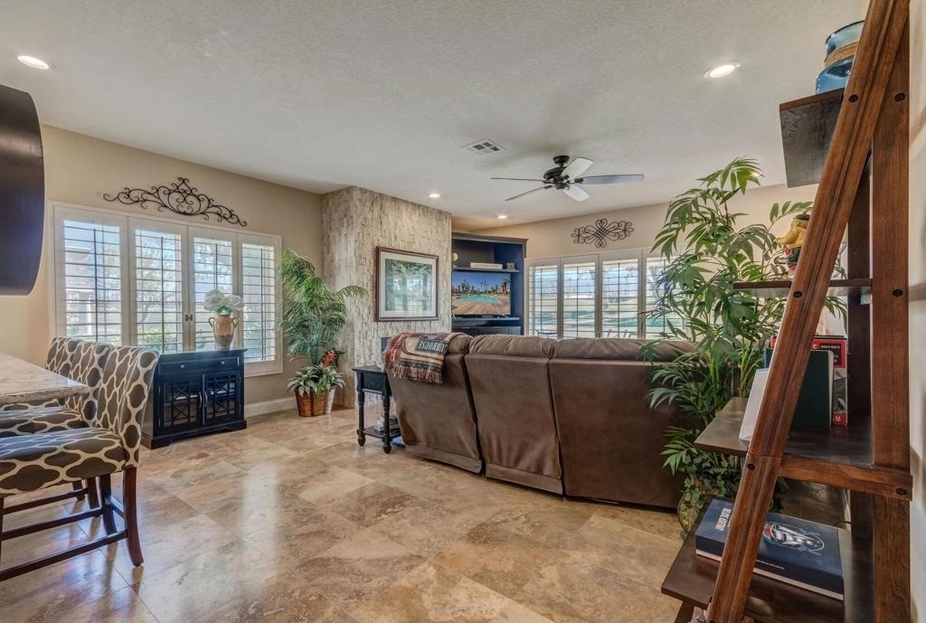 237 Vista Royale Circle W - Photo 4
