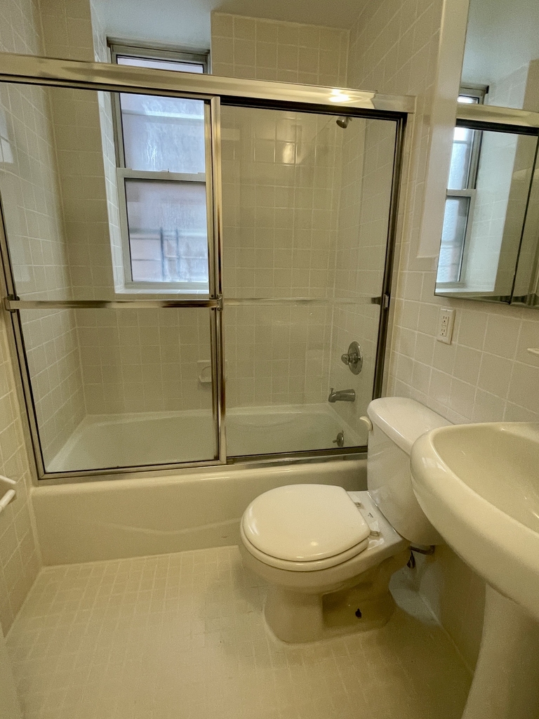 1680 York Avenue - Photo 9
