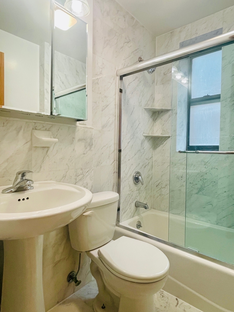 1680 York Avenue - Photo 13