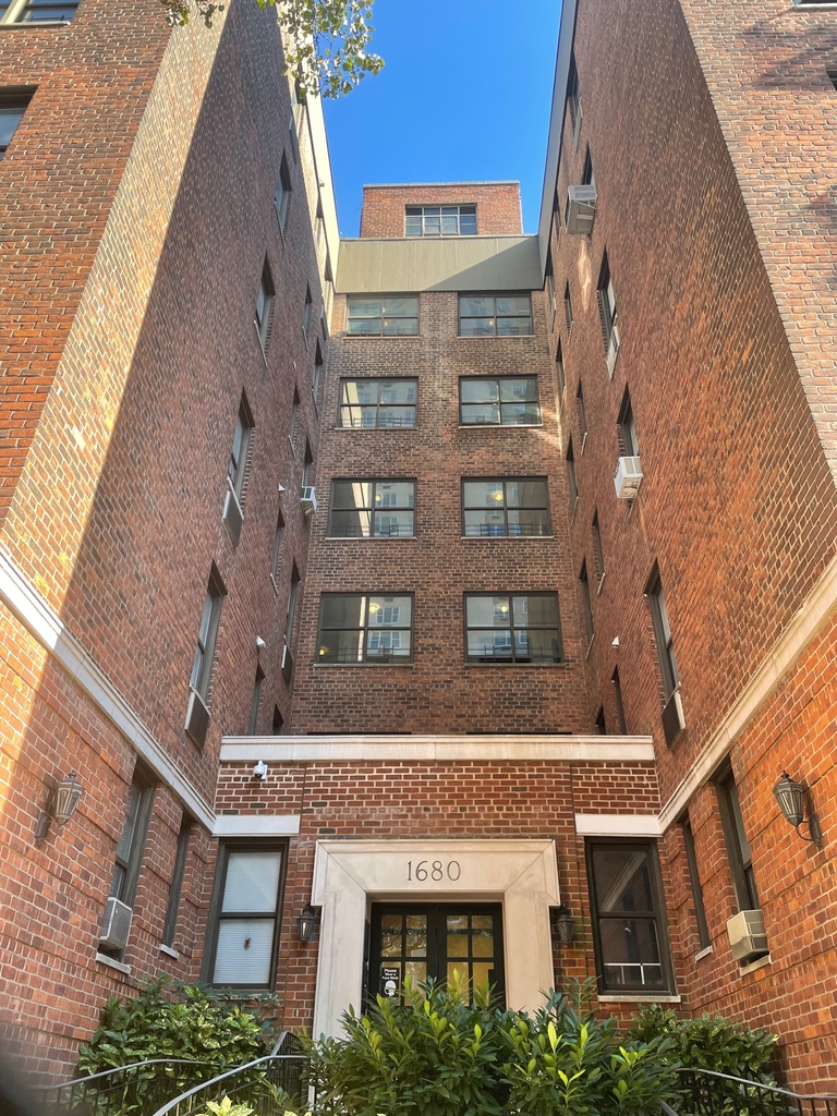 1680 York Avenue - Photo 14