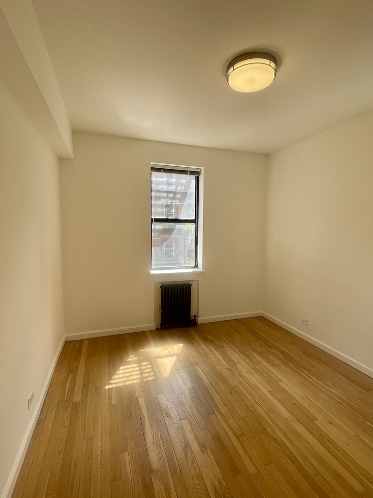 1680 York Avenue - Photo 4