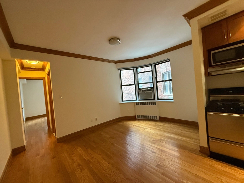 1680 York Avenue - Photo 3