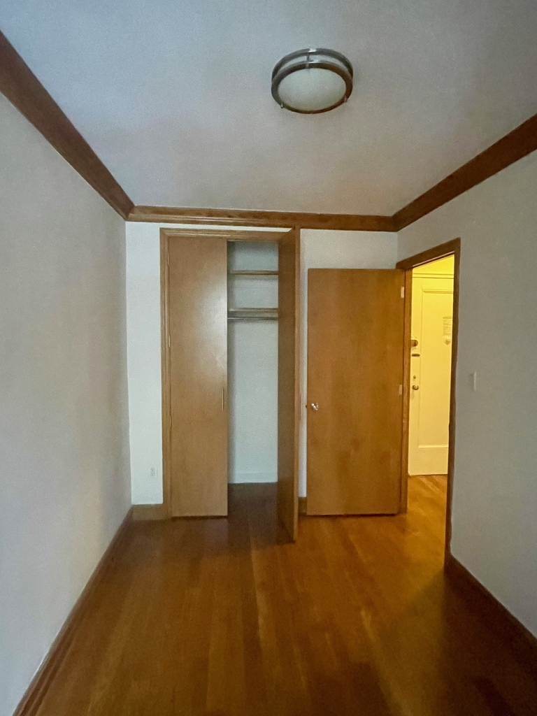 1680 York Avenue - Photo 10