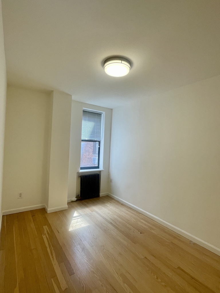 1680 York Avenue - Photo 5