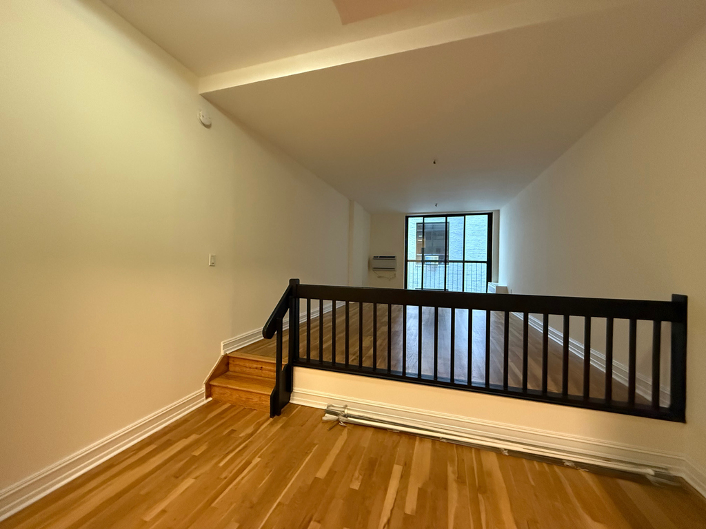 1 Astor Place - Photo 3