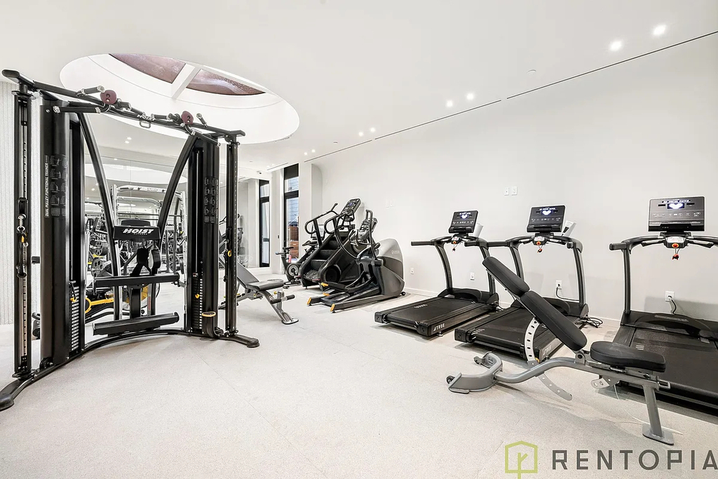 210 Greenpoint Avenue - Photo 13