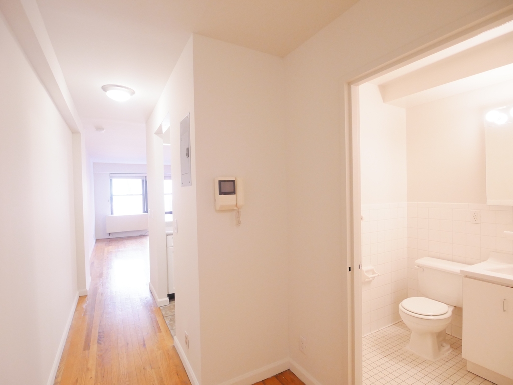 225 East 85th Street - Photo 2