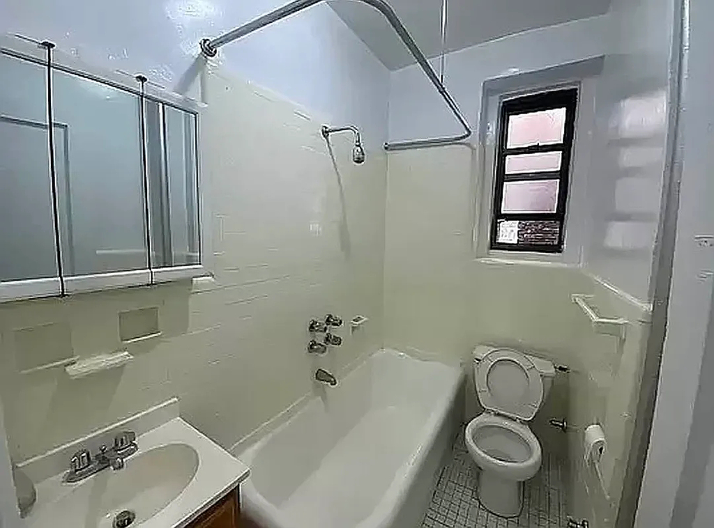 83-43 118th Street - Photo 4