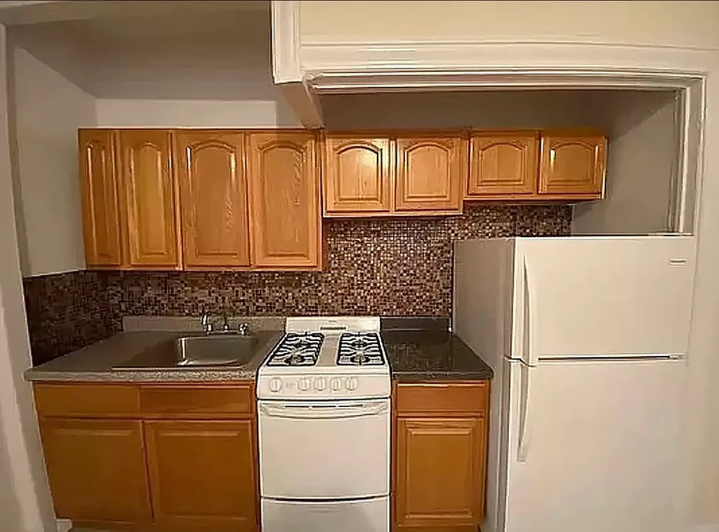 83-43 118th Street - Photo 2