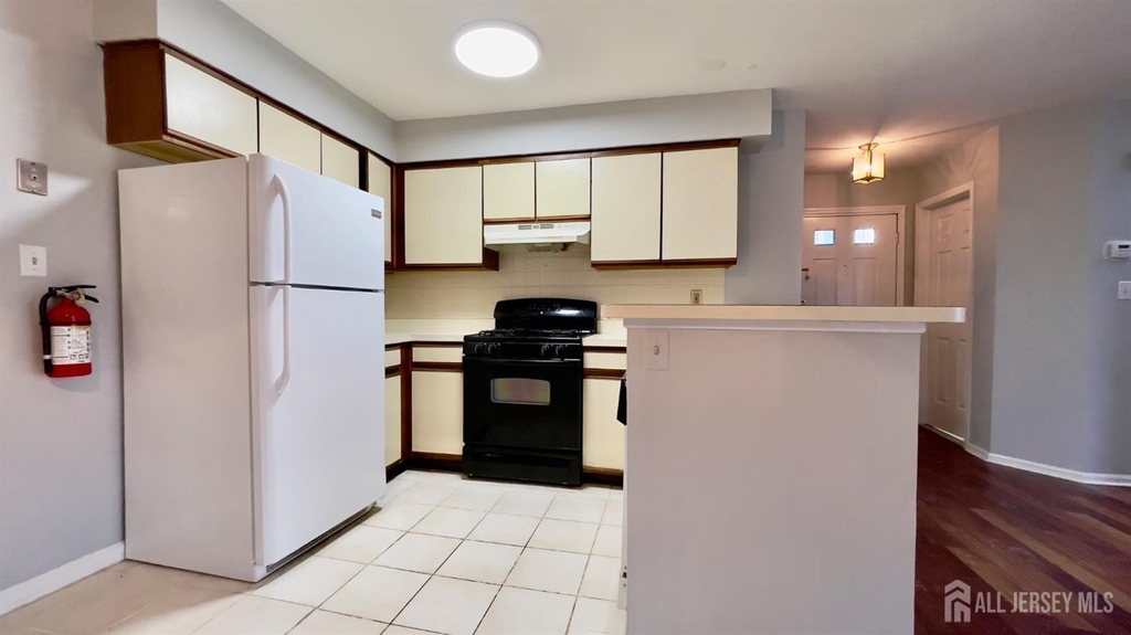 116 Longfield Court - Photo 9