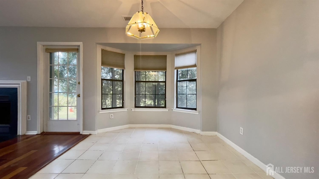 116 Longfield Court - Photo 8