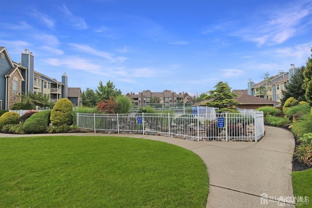116 Longfield Court - Photo 2