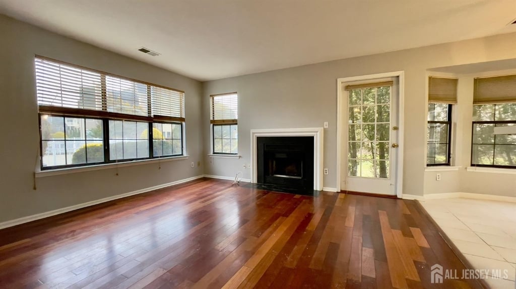 116 Longfield Court - Photo 5