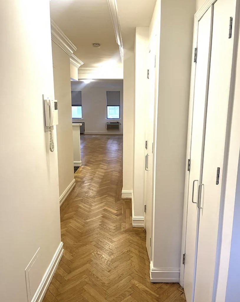 1680 York Avenue - Photo 3