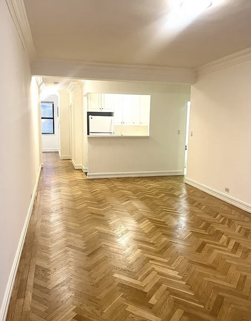 1680 York Avenue - Photo 1