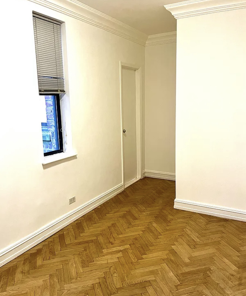 1680 York Avenue - Photo 7