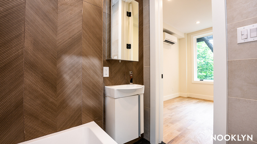 123 Park Avenue - Photo 1