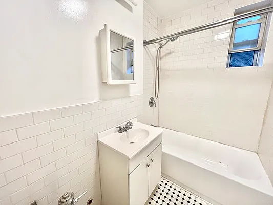 34-09 83rd Street - Photo 4