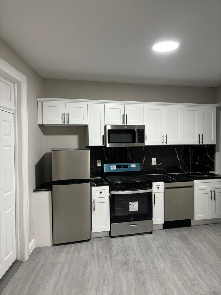 67-28 78th Street - Photo 4