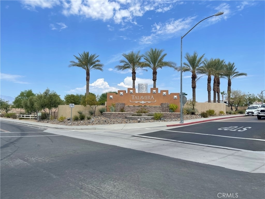37222 Camden Dr - Photo 22