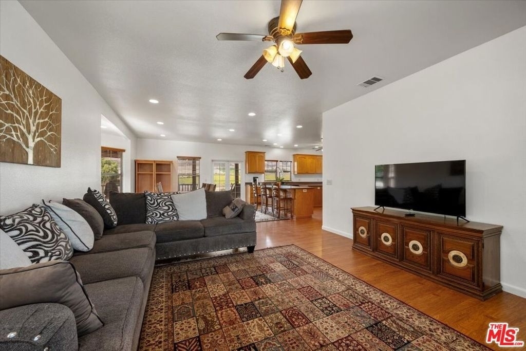 220 Hans Place - Photo 10