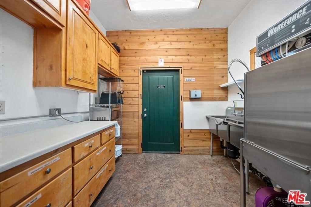 220 Hans Place - Photo 52