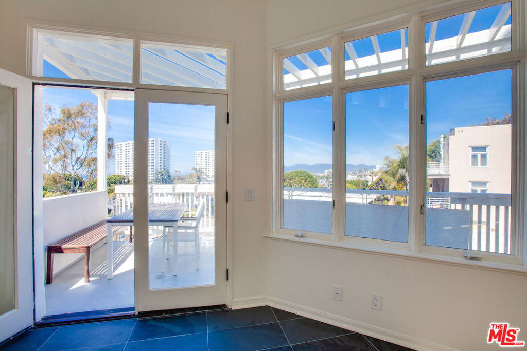3002 3rd Street - Photo 3