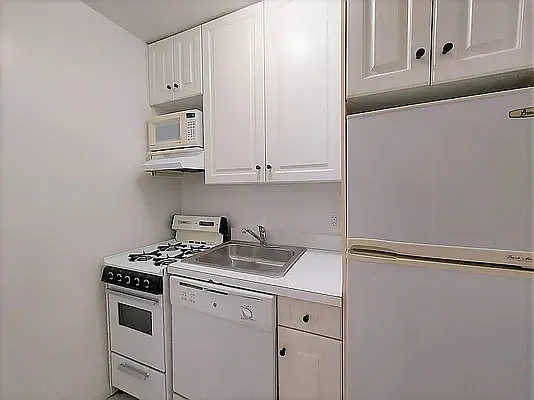 238 East 36th Street - Photo 2