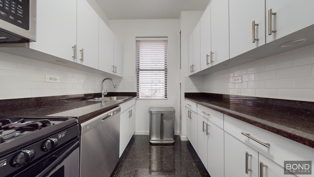 West 12th Street - Photo 1