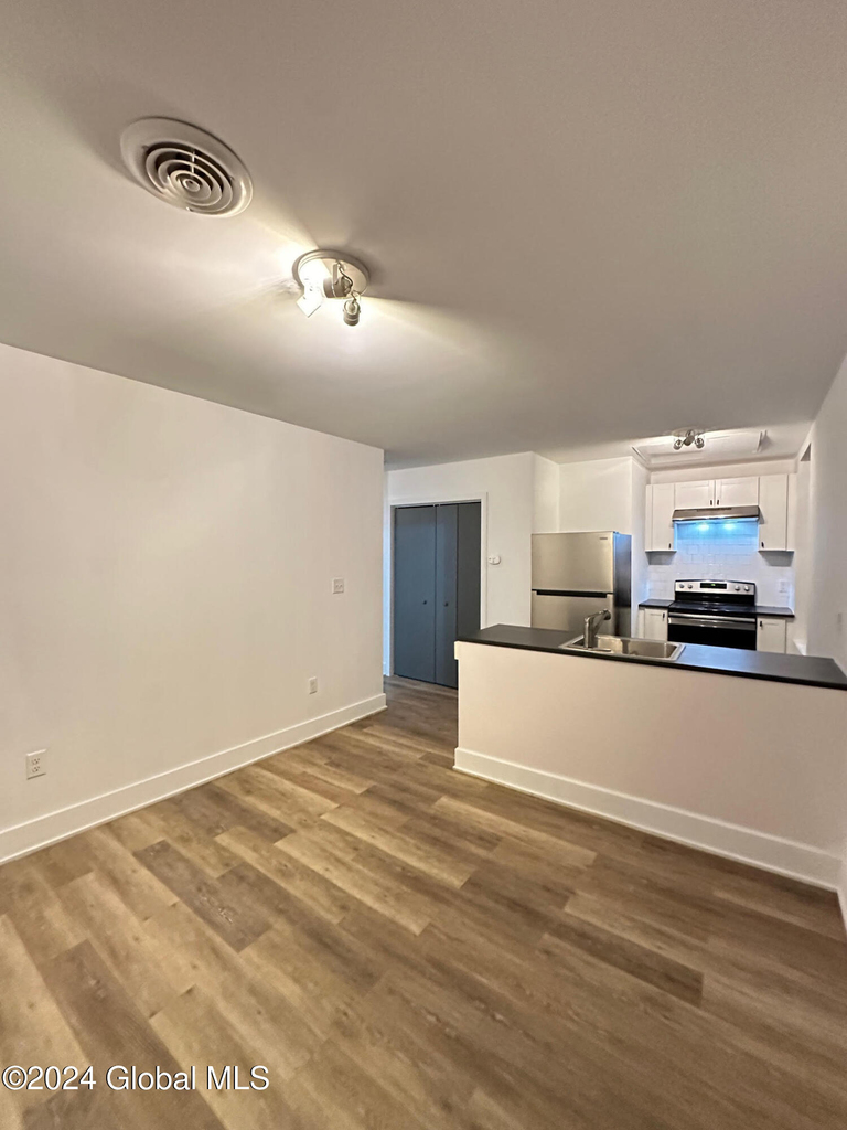 40 River Street - Photo 3