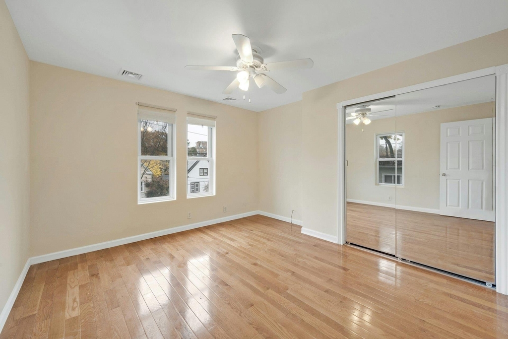 60 Wallace Street - Photo 10