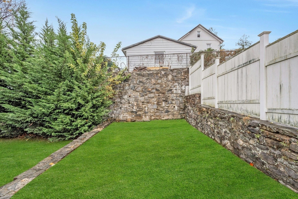60 Wallace Street - Photo 18