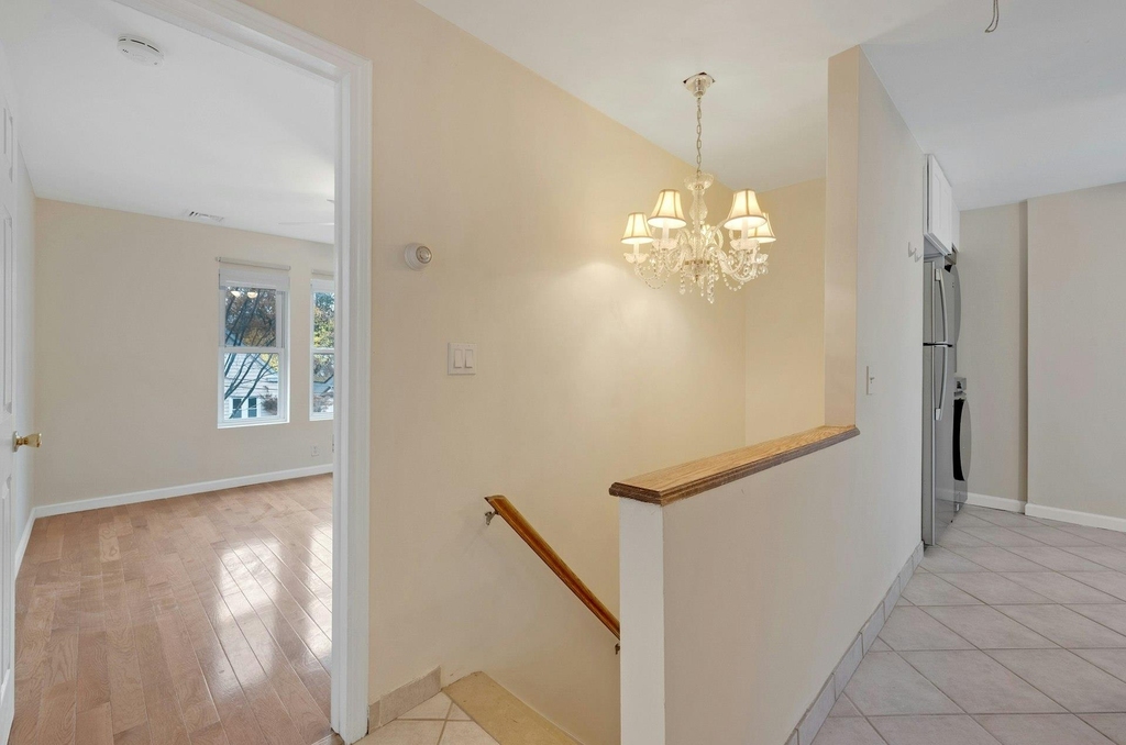 60 Wallace Street - Photo 1